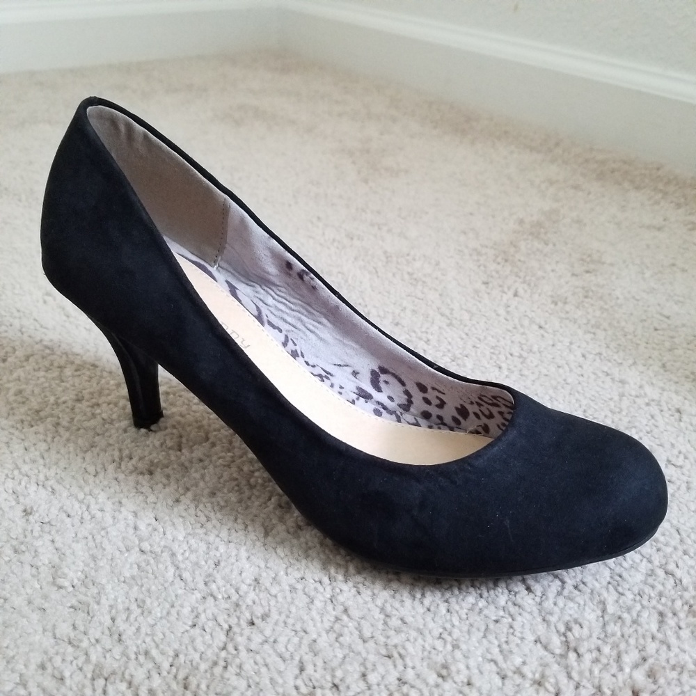 CL by Laundry Faux Suede Low Heel Pumps
